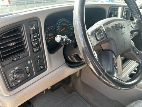 Used 2005 GMC Sierra 2500 SLT w/ Skid Plate Package image 33