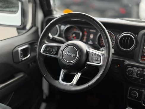 Used 2023 Jeep Wrangler Unlimited Sahara AWD/4WD image 13
