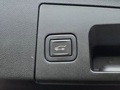 Used 2024 Cadillac XT4 Premium Luxury image 28