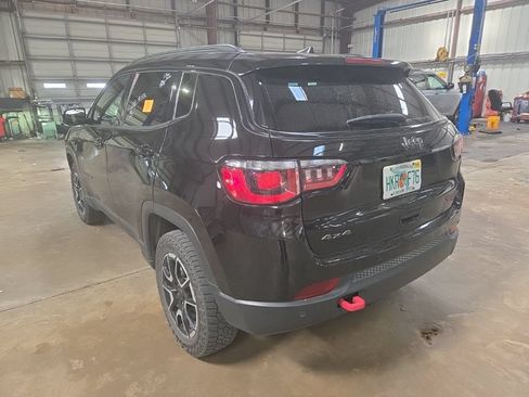 Used 2025 Jeep Compass Trailhawk AWD/4WD image 8