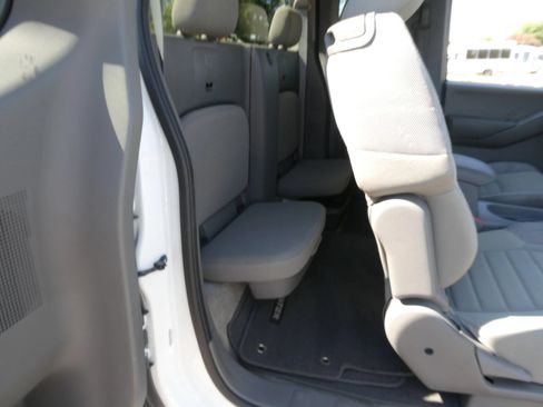 Used 2013 Nissan Frontier S RWD image 22