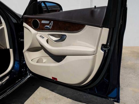 Used 2016 Mercedes-Benz C 300 4MATIC Sedan image 44