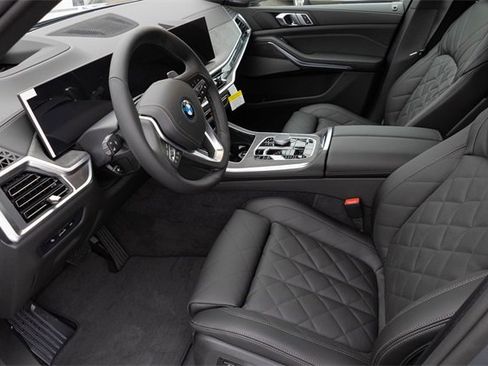 New 2026 BMW X5 xDrive50e w/ Climate Comfort Package image 2