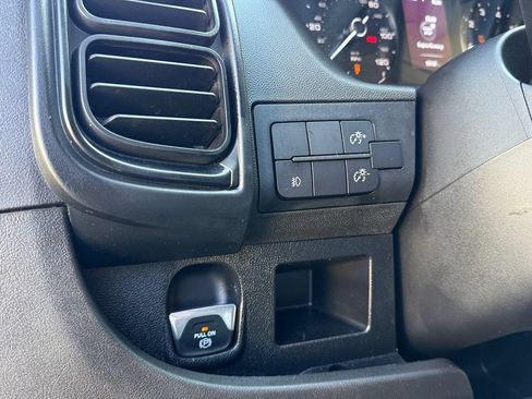 Used 2025 RAM ProMaster 2500 w/ Convenience Group FWD image 17
