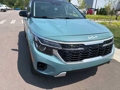 Used 2024 Kia Seltos S AWD/4WD image 5