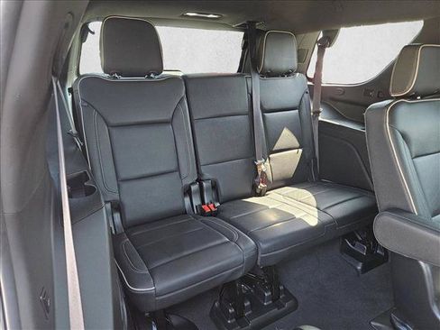 Used 2023 Chevrolet Tahoe Premier AWD/4WD image 22