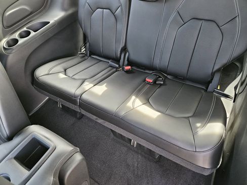 New 2026 Chrysler Pacifica Select image 26