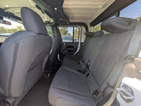 New 2026 Jeep Gladiator Sport AWD/4WD image 11