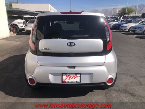 Used 2015 Kia Soul ! image 6