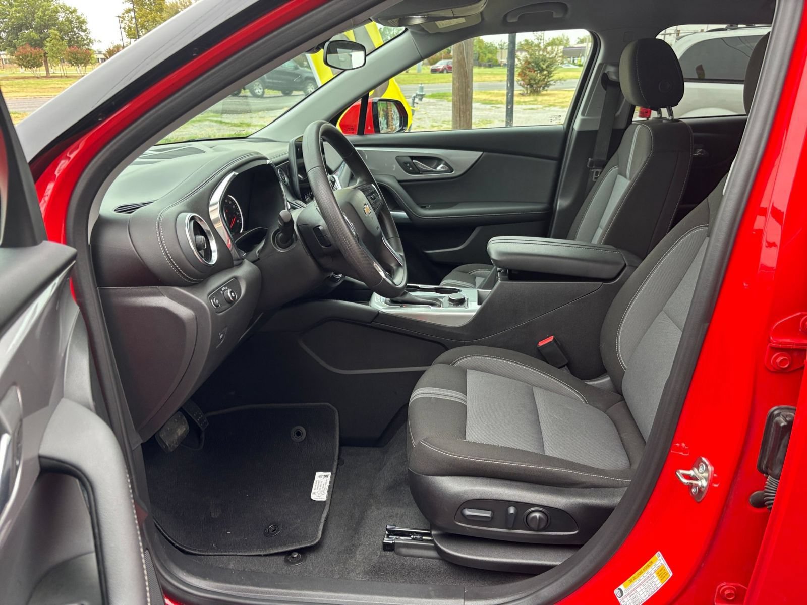 Used 2026 Chevrolet Blazer LT FWD image 28