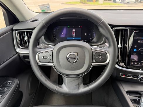 Used 2025 Volvo S60 B5 Core FWD image 17