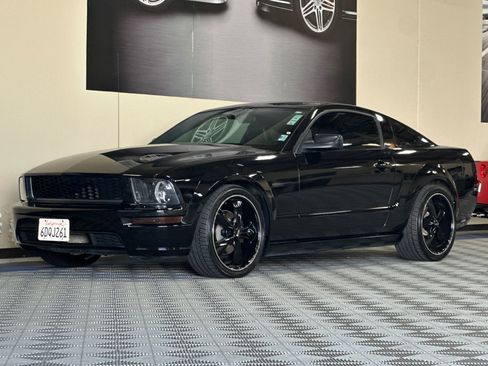 Used 2008 Ford Mustang GT Premium RWD image 8