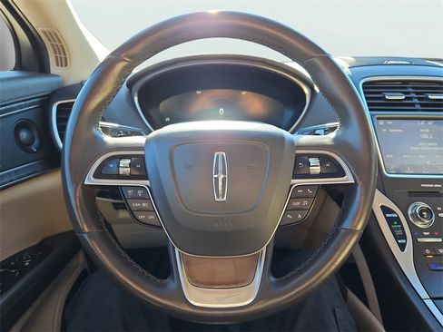 Used 2020 Lincoln Nautilus Reserve image 34