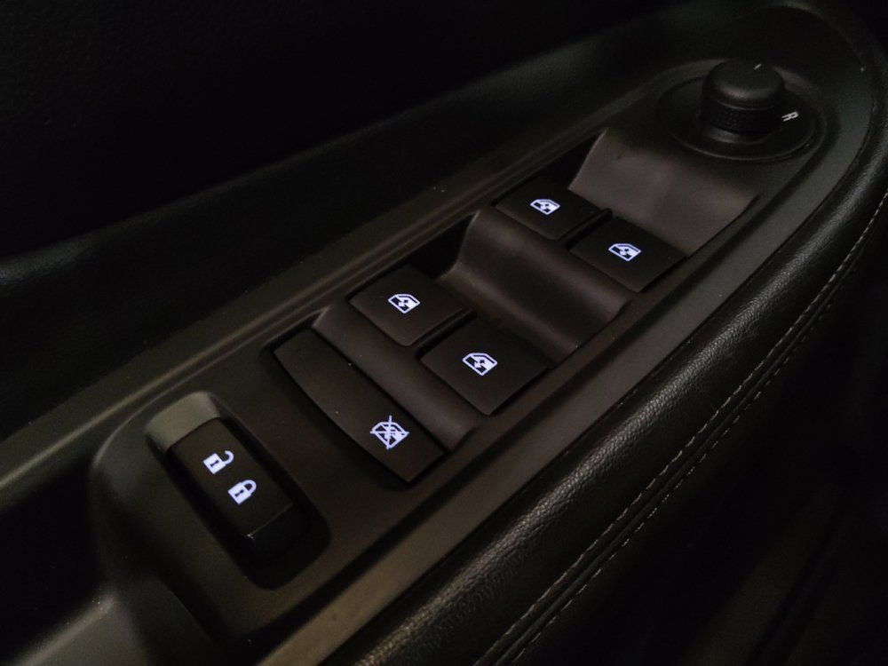 Used 2019 Buick Encore Sport Touring FWD image 27