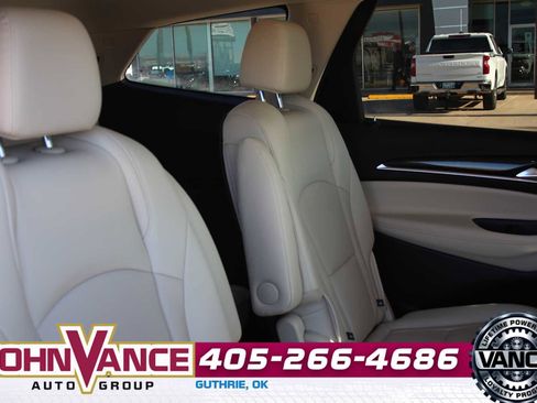 Used 2023 Buick Enclave Essence image 20