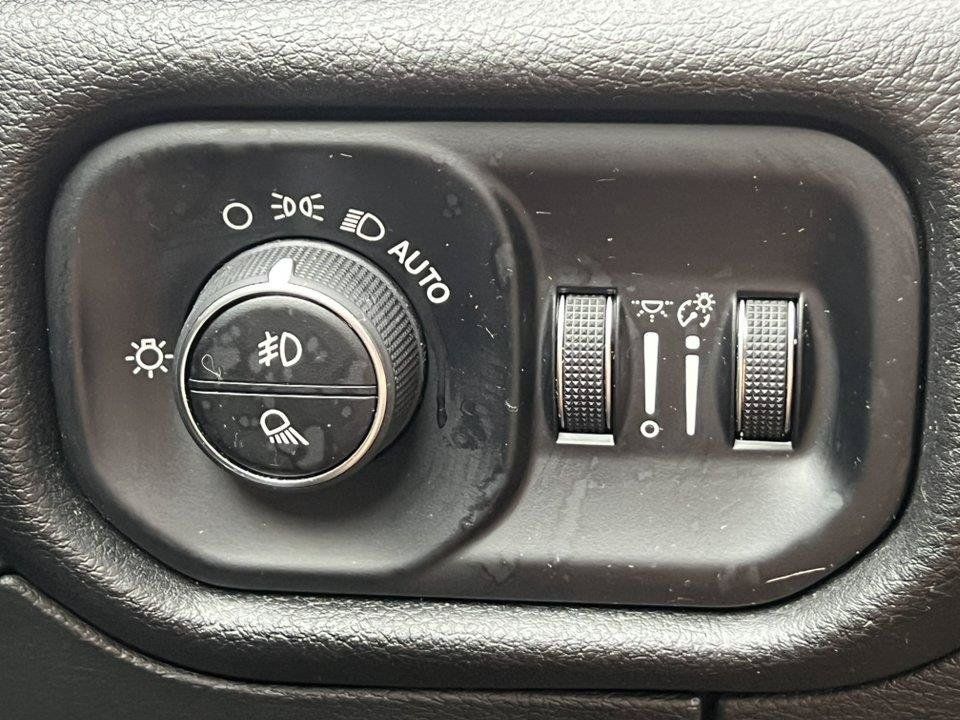Used 2025 RAM 1500 Laramie w/ Night Edition AWD/4WD image 22