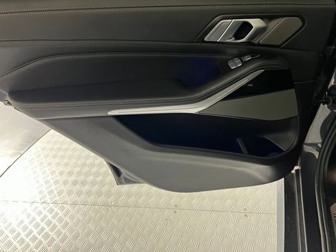 Used 2021 BMW X7 M50i image 34