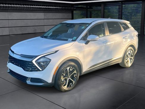 Used 2023 Kia Sportage EX image 1