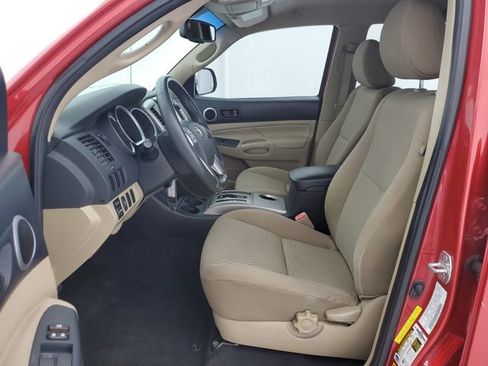 Used 2013 Toyota Tacoma PreRunner w/ SR5 Pkg image 16