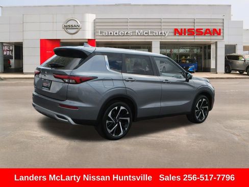 Used 2024 Mitsubishi Outlander SE image 4