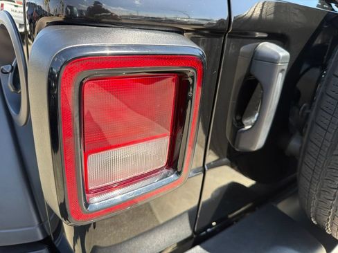 Used 2025 Jeep Wrangler Unlimited Sport AWD/4WD image 7