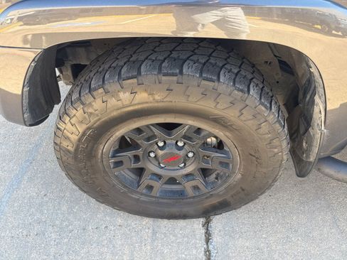 Used 2023 Toyota 4Runner SR5 Premium w/ Moonroof Package image 10