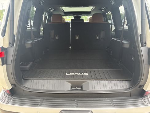 Used 2025 Lexus GX 550 w/ Accessory Package (2T) AWD/4WD image 36