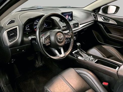 Used 2018 MAZDA MAZDA3 Touring FWD image 12