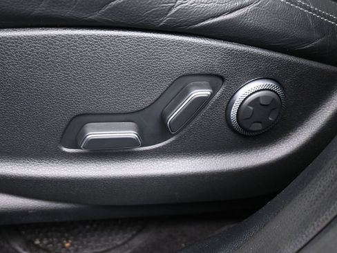 Used 2022 Genesis GV70 2.5T w/ Select Package image 12