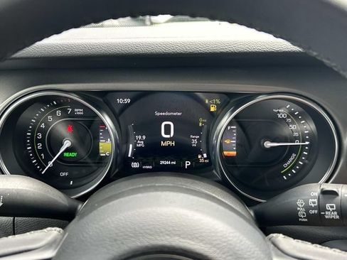 Used 2023 Jeep Wrangler Unlimited w/ Sun & Screen Package AWD/4WD image 31