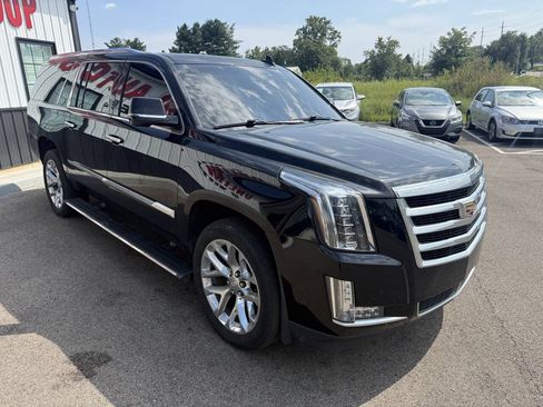 Used 2016 Cadillac Escalade ESV Platinum AWD/4WD image 5