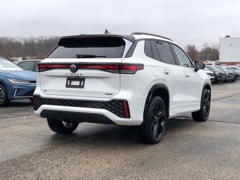 New 2026 Volkswagen Tiguan SE R-Line AWD/4WD image 6