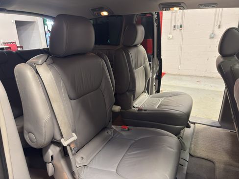 Used 2008 Toyota Sienna XLE Limited image 24