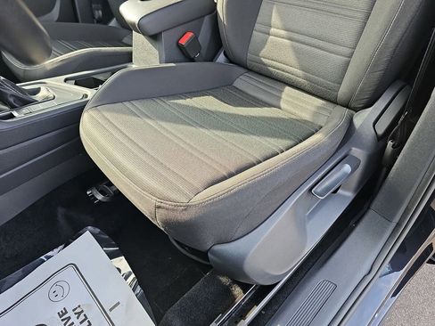 Used 2024 Volkswagen Tiguan S image 31