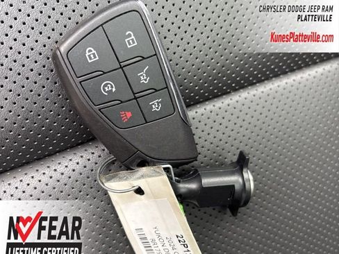 Used 2024 GMC Yukon Denali AWD/4WD image 24