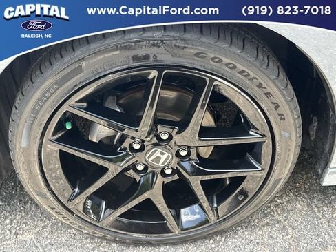 Used 2023 Honda Civic Sport image 13