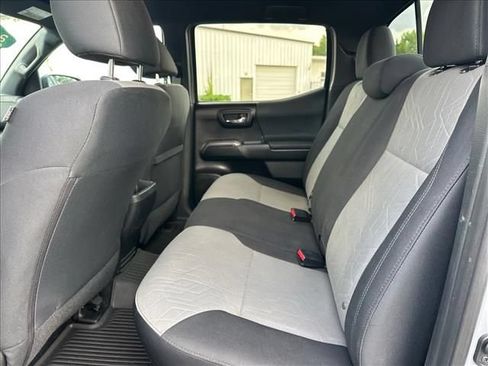 Used 2021 Toyota Tacoma TRD Off-Road AWD/4WD image 17