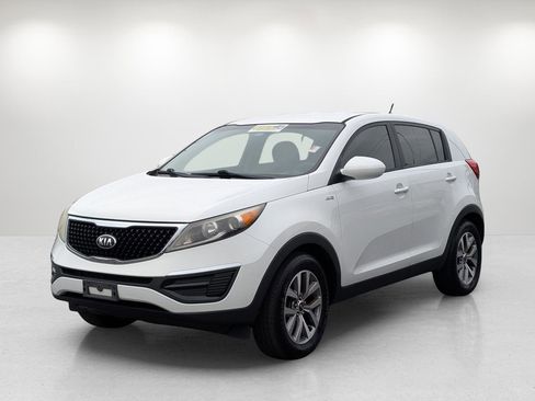 Used 2015 Kia Sportage LX image 1