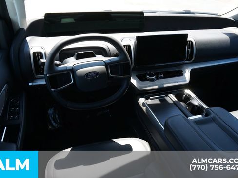 Used 2025 Ford Expedition Active AWD/4WD image 27