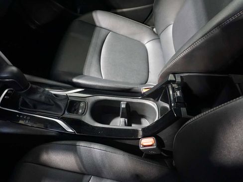 Used 2023 Toyota Corolla Cross XLE image 20