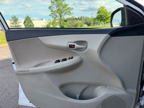 Used 2013 Toyota Corolla L FWD image 10