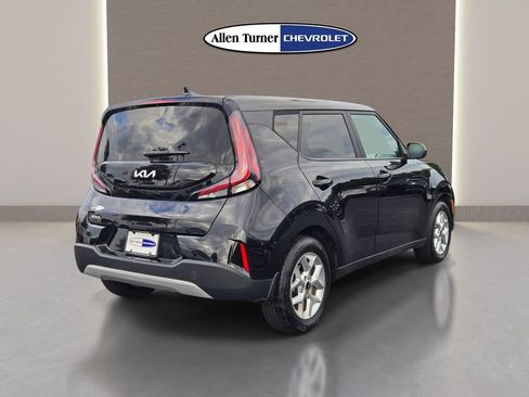 Used 2024 Kia Soul LX w/ Option Group 015 FWD image 6