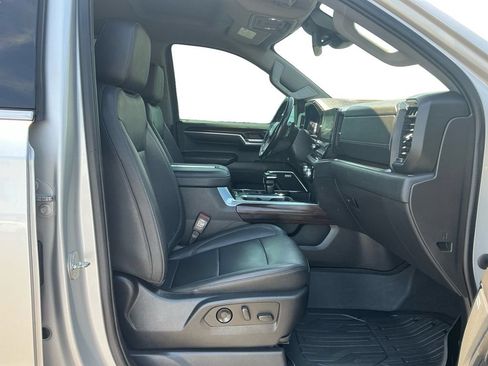 Used 2022 GMC Sierra 1500 SLT w/ SLT Premium Plus Package AWD/4WD image 22