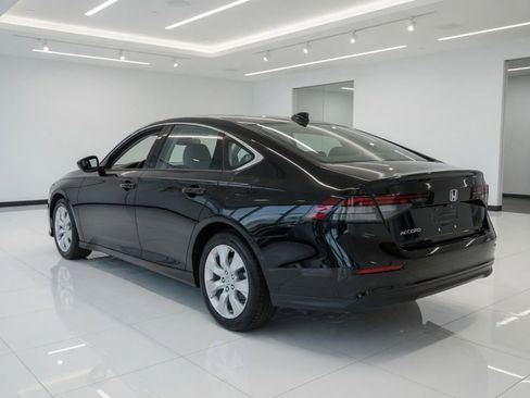 Used 2024 Honda Accord EX image 2