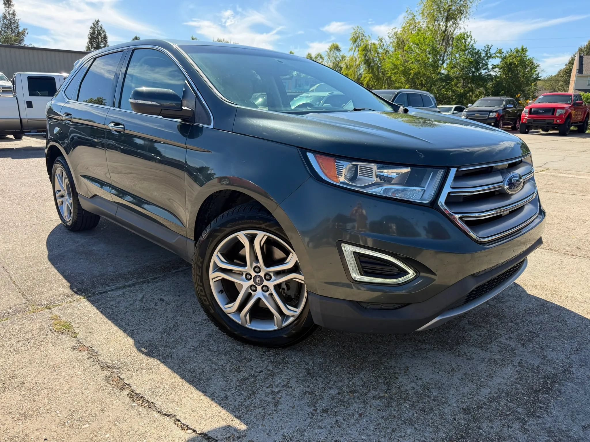 Used 2015 Ford Edge Titanium w/ Technology Package FWD image 18