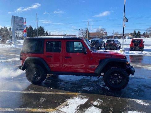 Used 2025 Jeep Wrangler Willys image 5