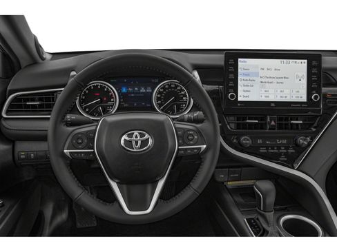 Used 2022 Toyota Camry XLE w/ Navigation Package FWD image 4