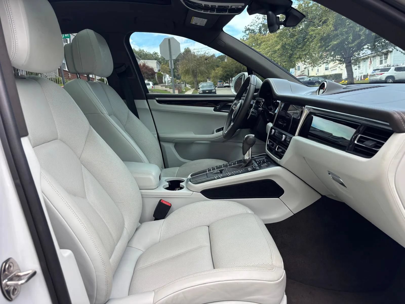 Used 2021 Porsche Macan S AWD/4WD image 34