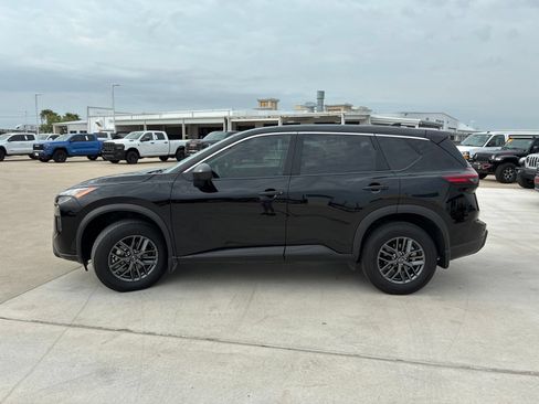 Used 2025 Nissan Rogue S FWD image 6