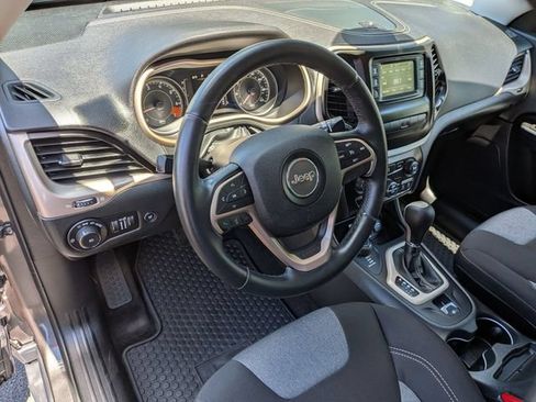 Used 2014 Jeep Cherokee Latitude w/ Comfort/Convenience Group AWD/4WD image 11